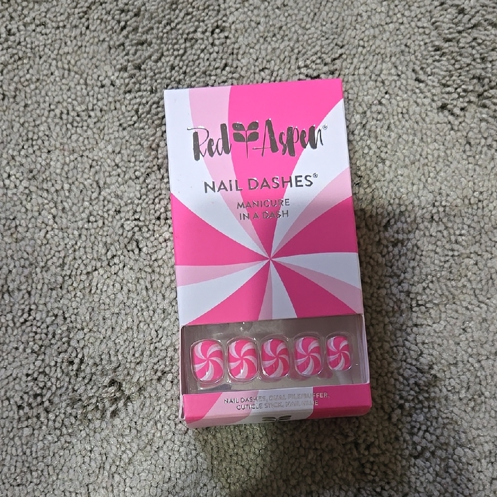 Red Aspen Pink Nail Dashes